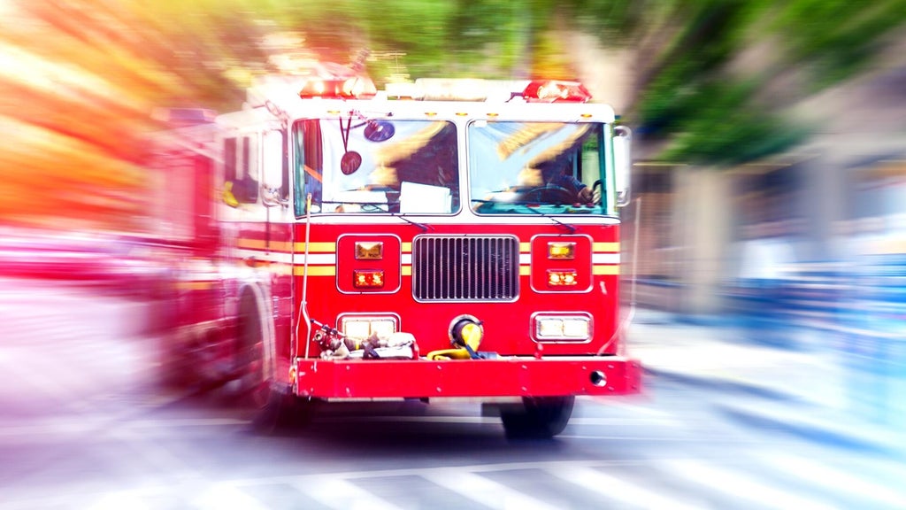 Miami high-rise balcony fire displaces man, dogs — CBS Miami, Pembroke Pines Health news