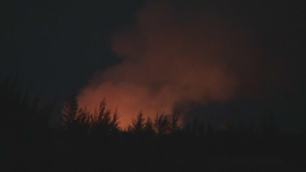 Officials warn of air quality concerns as 2 wildfires burn in west Miami-Dade — CBS Miami, Pembroke Pines Community news