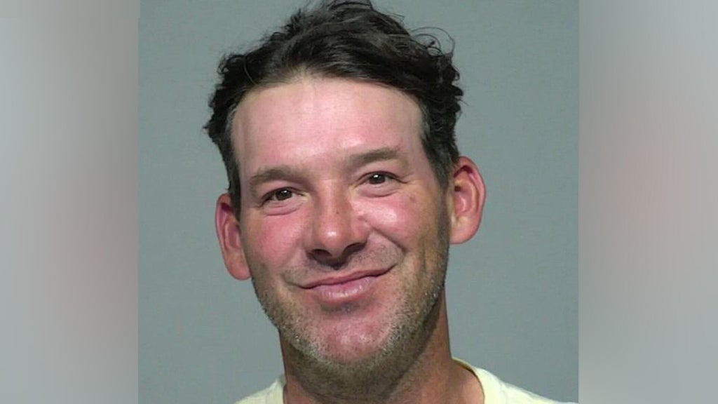 Tony Romo on leave from CBS Sports after arrest in Wisconsin on charge of driving while intoxicated — CBS Miami, Pembroke Pines Arts news