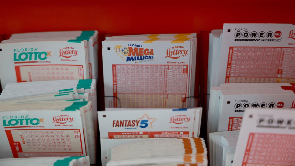 USPS letter carrier arrested for stealing winning Florida Lottery ticket from mail, cashing it in — CBS Miami, Pembroke Pines Real Estate news