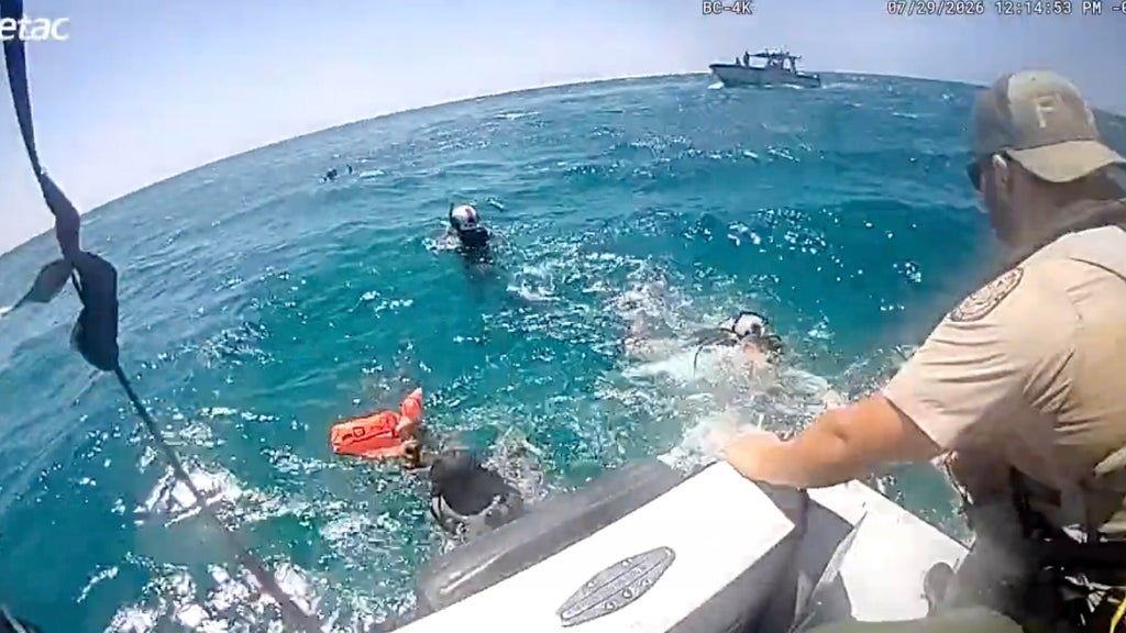 Video shows rescue of missing divers in Florida Keys after getting separated from boat — CBS Miami, Pembroke Pines Government news
