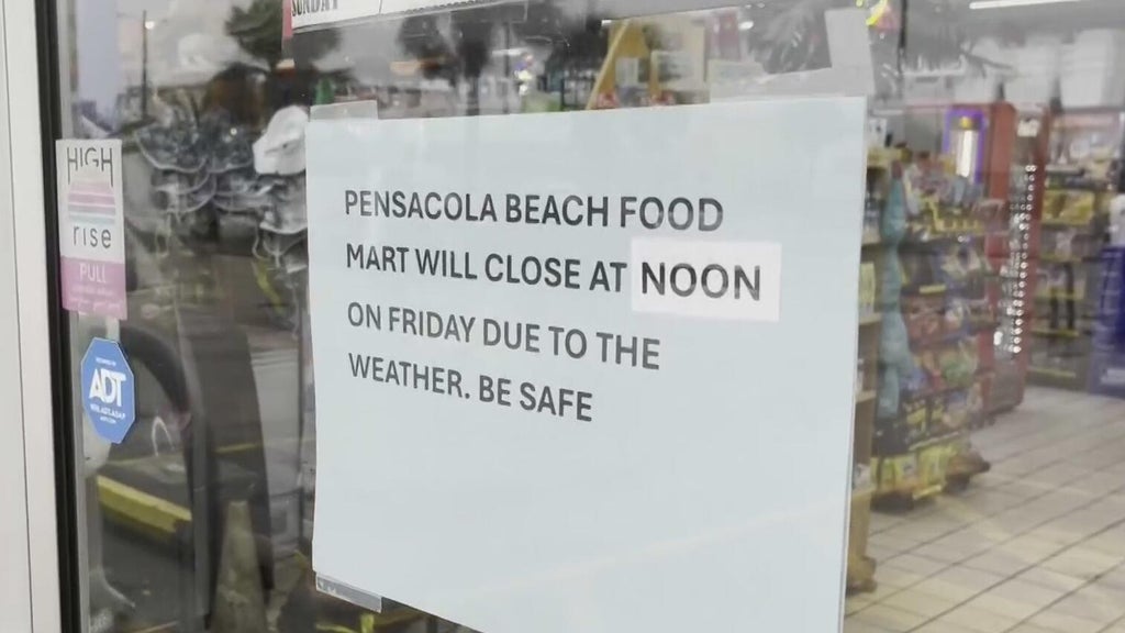 Time running out for Florida residents to prepare for impact from Hurricane Isaias — CBS Miami, Pembroke Pines Community news