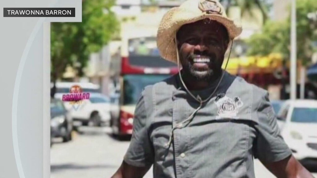 One year after he was killed, loved ones honor Miami community leader Dwight Wells' advocacy — CBS Miami, Pembroke Pines Community news
