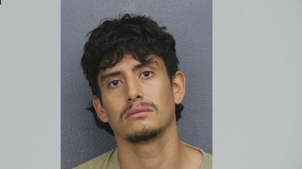 Tamarac man arrested, accused of stabbing mother to death — CBS Miami, Pembroke Pines Community news