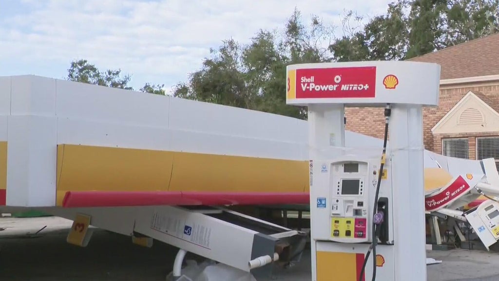 Hurricane Isaias damages homes and businesses along Florida Gulf Coast — CBS Miami, Pembroke Pines Business news