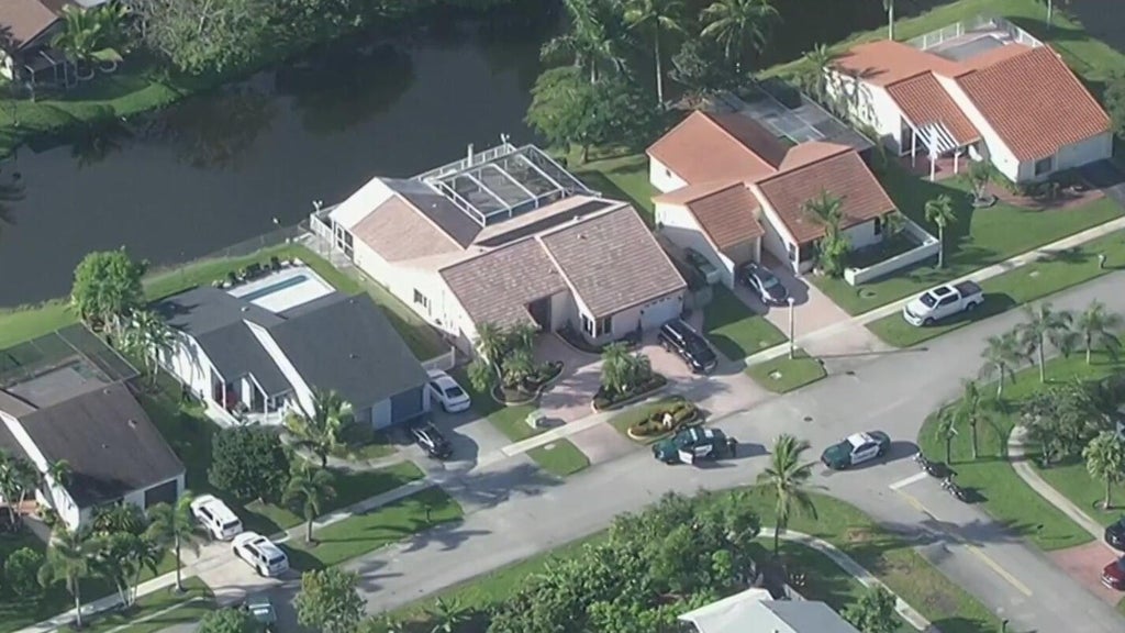 Deputies, SWAT Team respond to reports of barricaded person in Weston home, BSO says — CBS Miami, Pembroke Pines Sports news