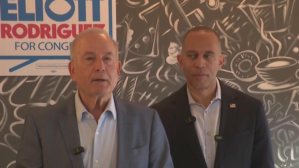 House Minority Leader Jeffries joins Florida District 27 candidate Eliott Rodriguez in Pinecrest — CBS Miami, Pembroke Pines Community news
