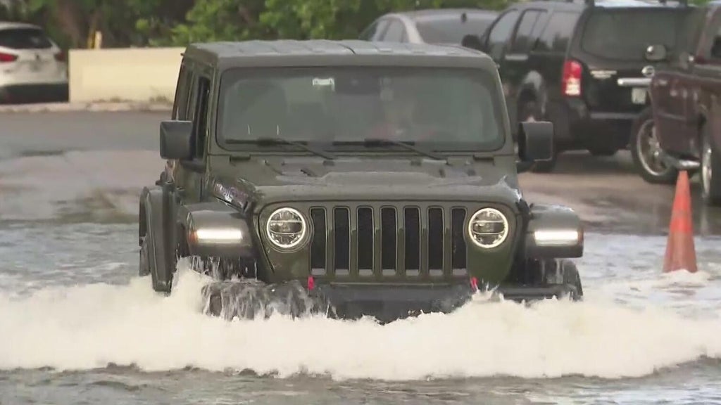 King tides send water flowing over Fort Lauderdale streets, into backyards — Pembroke Pines Community news