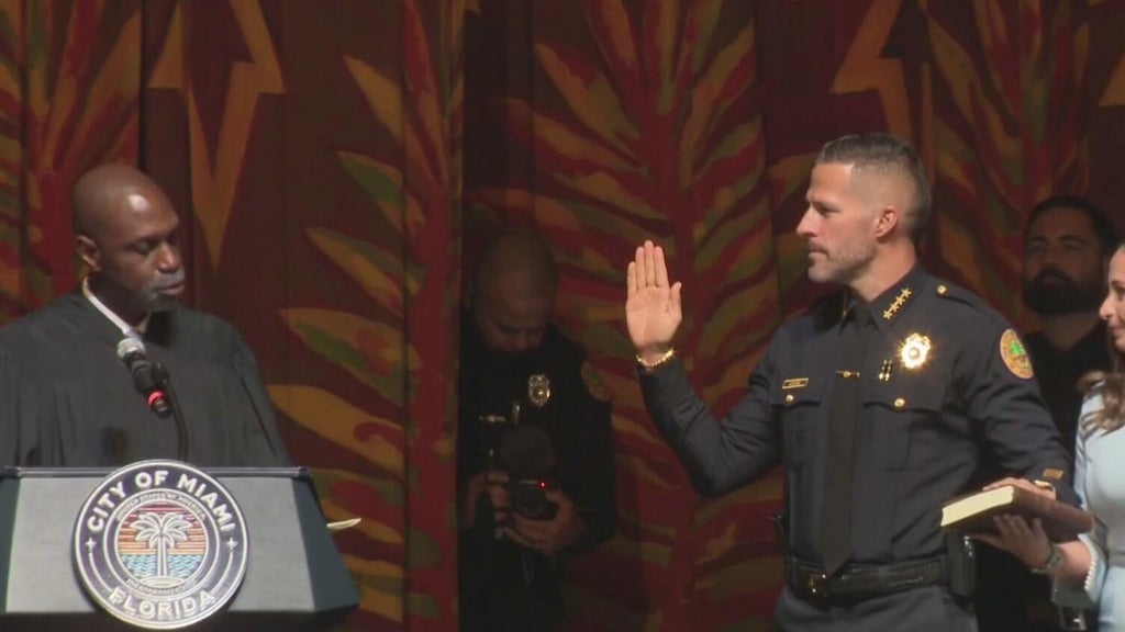 Edwin Lopez sworn in as Miami's 44th police chief in ceremony — CBS Miami, Pembroke Pines Community news