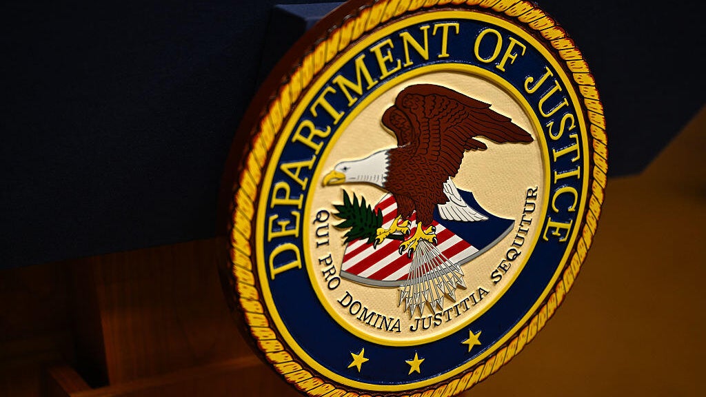 South Florida woman pleads guilty to posing as DHS official to get immigration cases dropped — CBS Miami, Pembroke Pines Community news