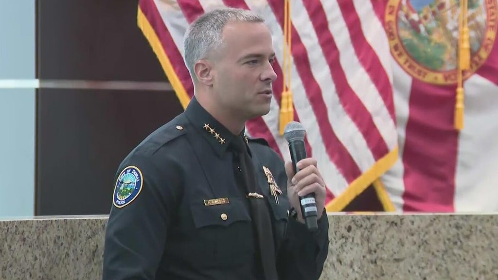 Doral police chief gets sworn in — CBS Miami, Pembroke Pines Community news