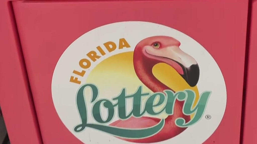 USPS letter carrier accused of stealing winning Florida Lottery ticket from mail — CBS Miami, Pembroke Pines Community news
