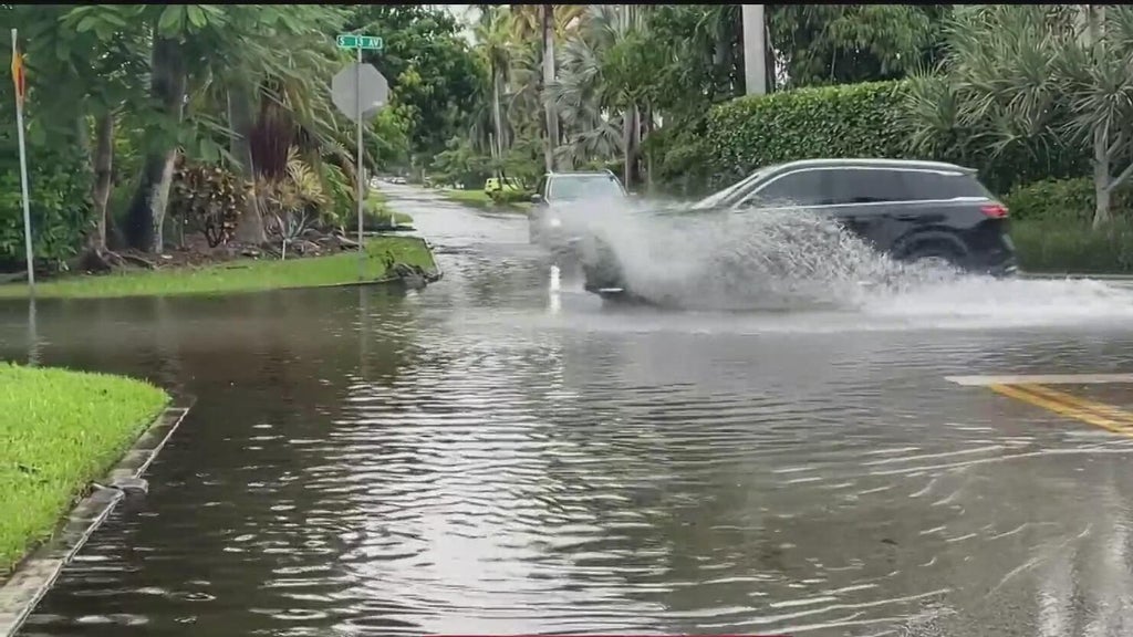 Heavy rain causes street flooding across parts of South Florida — CBS Miami, Pembroke Pines Community news
