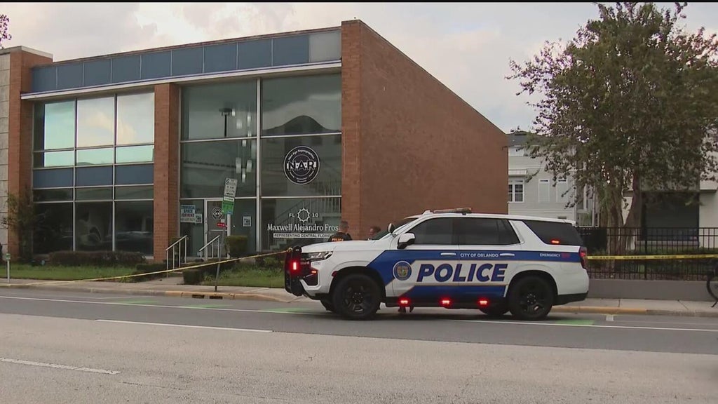 Suspicious packages sent to two Florida congressional offices — CBS Miami, Pembroke Pines Community news