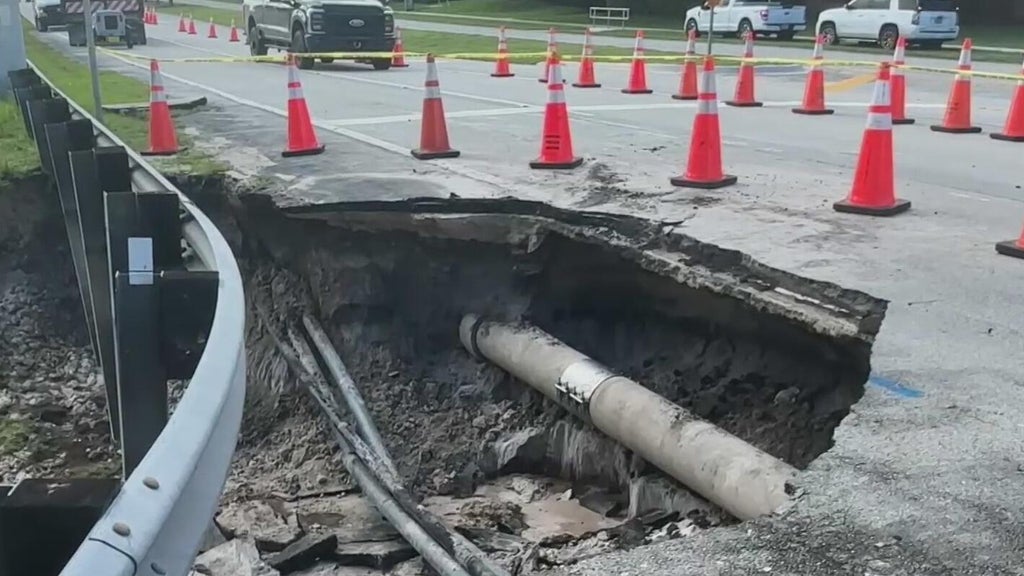 Crews work to repair Davie road that collapsed after major water main break — Pembroke Pines Community news