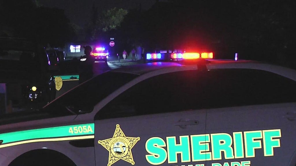 Elderly woman hospitalized after being struck by car overnight in Miami-Dade, police say — CBS Miami, Pembroke Pines Health news