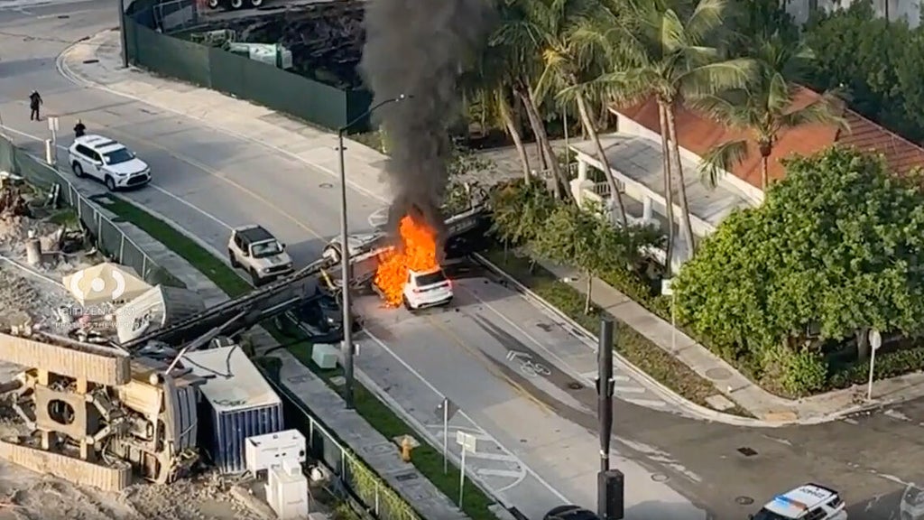 4 injured after 85-foot drilling rig collapses in Miami's Brickell, trapping workers and crushing cars — CBS Miami, Pembroke Pines Technology news