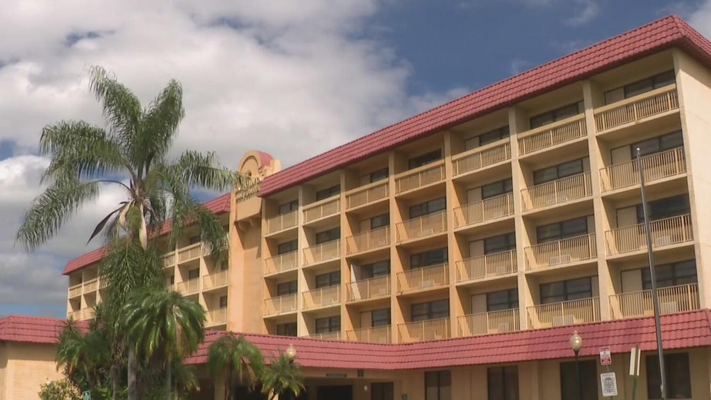 Plans are being made to turn a former hotel into housing for Broward veterans — CBS Miami, Pembroke Pines Community news