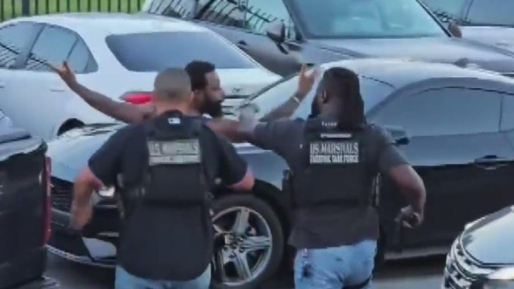 Arrest reports show Dwight Wells and his suspected killer knew each other — CBS Miami, Pembroke Pines Community news