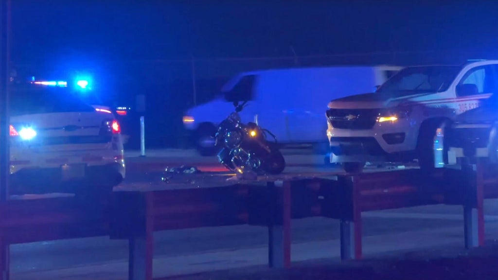 Motorcyclist airlifted to hospital after Miami Lakes crash, MDSO says — CBS Miami, Pembroke Pines Health news