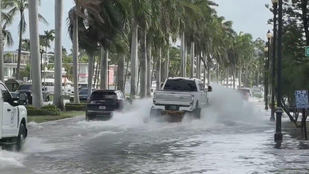 Drivers stranded, roads flooded as king tides send water rushing inland in Fort Lauderdale — CBS Miami, Pembroke Pines Community news
