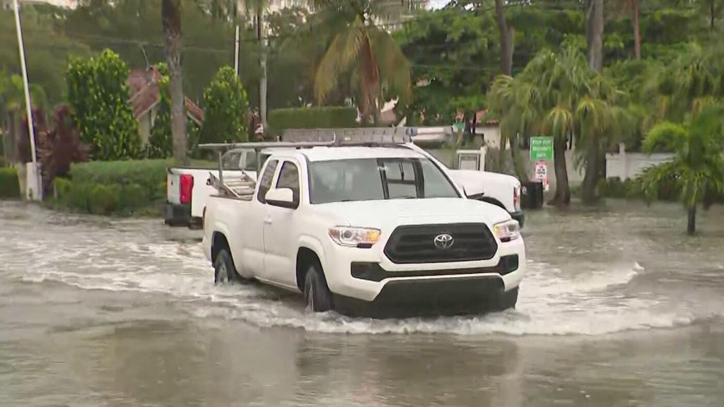 King tide flooding in South Florida could be worst so far as residents prepare for more surging water — Pembroke Pines Sports news