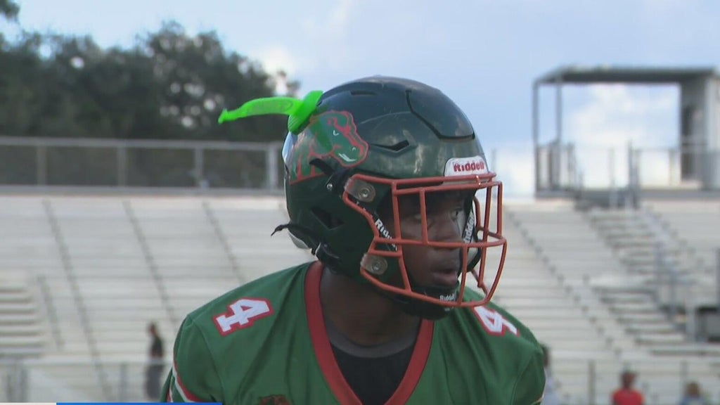 McArthur High School safety Jaylyn Jones is a 2026 Nat Moore Trophy nominee — Pembroke Pines Schools news