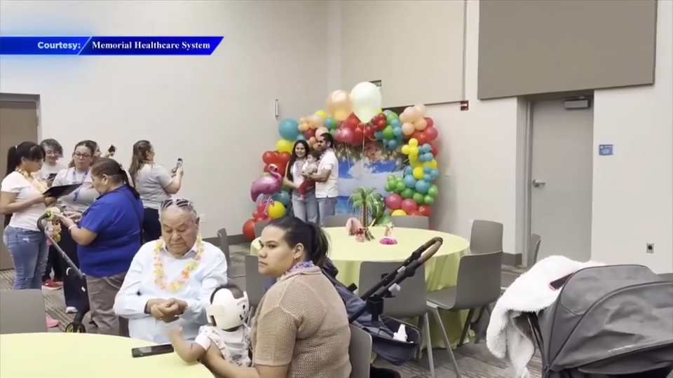 Memorial Regional Hospital hosts luau-themed luncheon for breastfeeding moms — WSVN 7 Broward