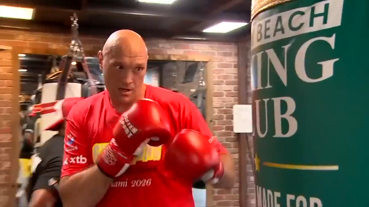 UK boxer Tyson Fury training in Delray Beach ahead of historic title fight against Anthony Joshua — WSVN Sports