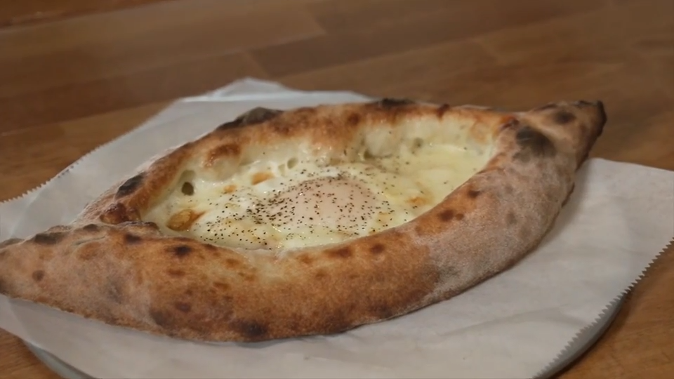 Bella Roma Italian Restaurant in Broward introduces a unique boat-shaped pizza — Pembroke Pines Dining news